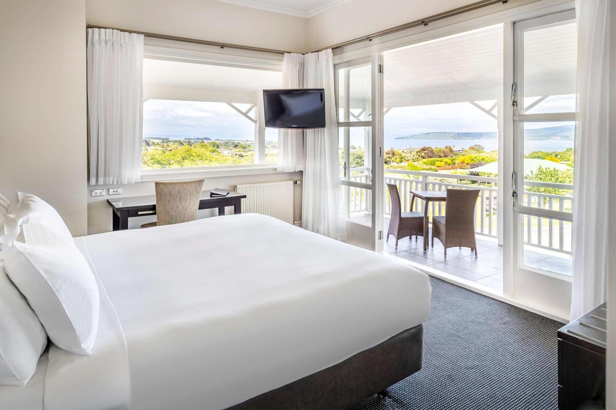 Hilton Lake Taupo Exterior foto