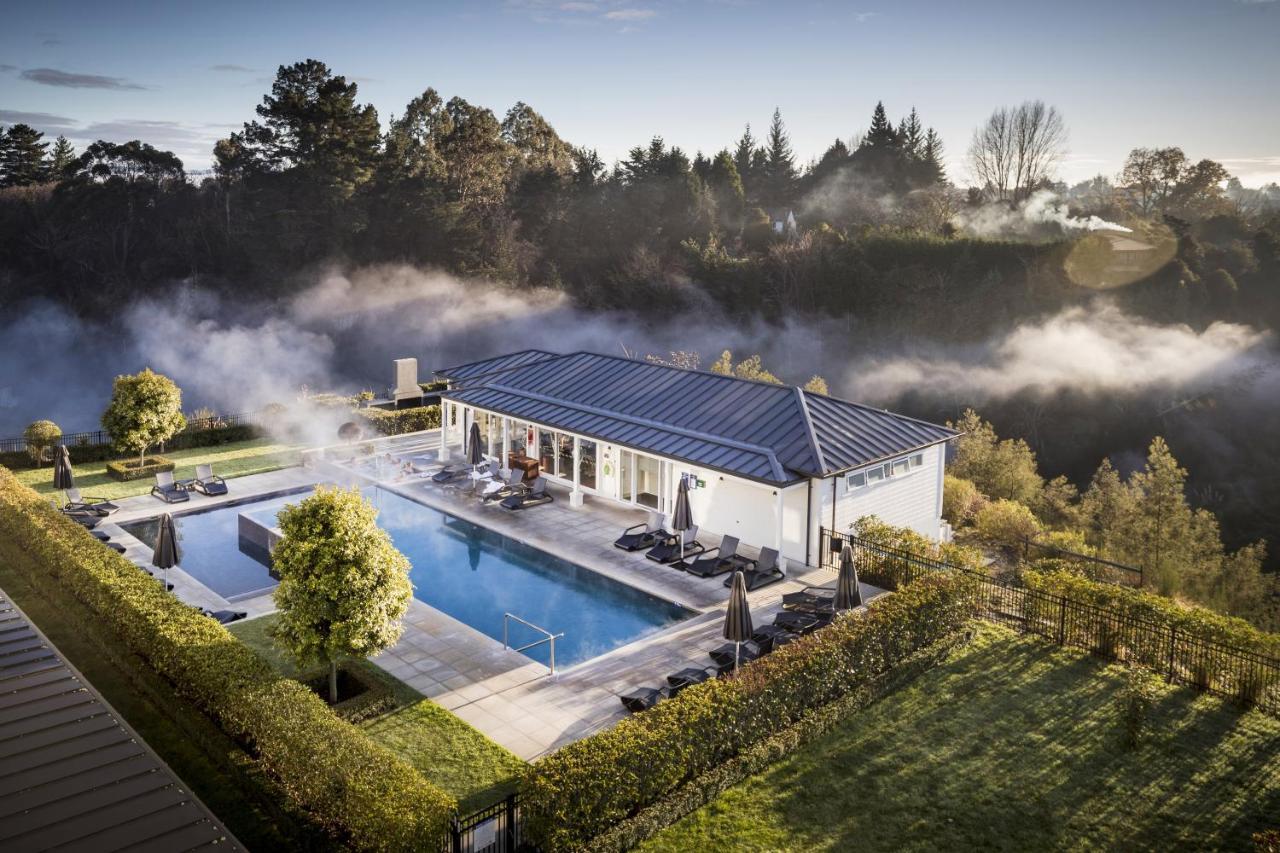 Hilton Lake Taupo Exterior foto
